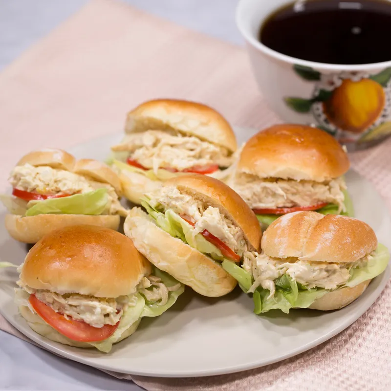 Mini sandwiches de pollo